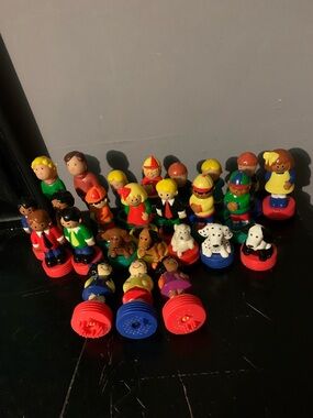 Battat Bristle Block Figure People/Animal Lot Of 25 Figures